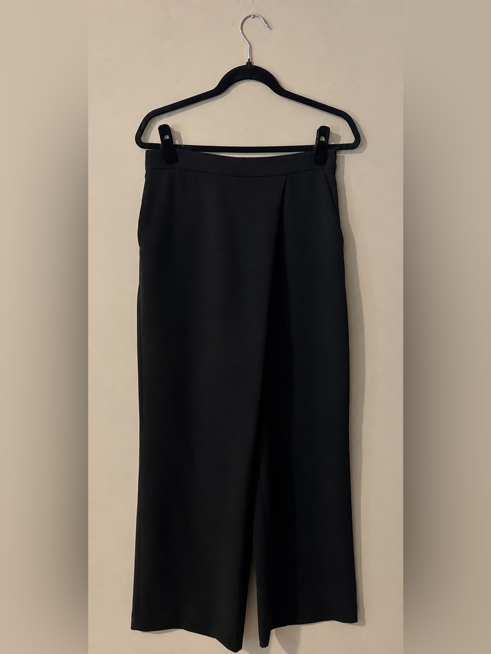 Aritzia Wilfred Size 10 Black Japanese Crepe Cross-over Waist Paints